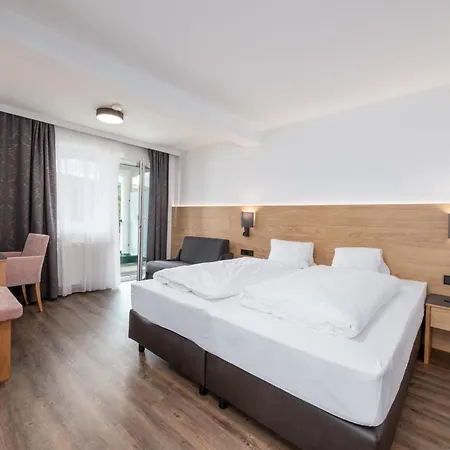 Hotel Alpenblick 3*