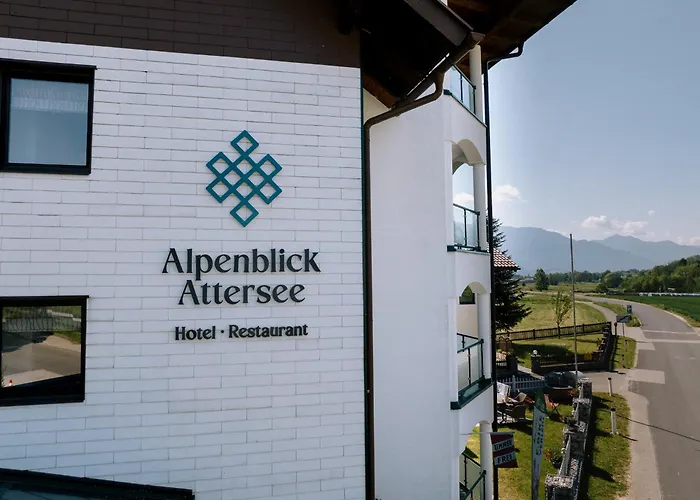 Hotel Alpenblick 3*